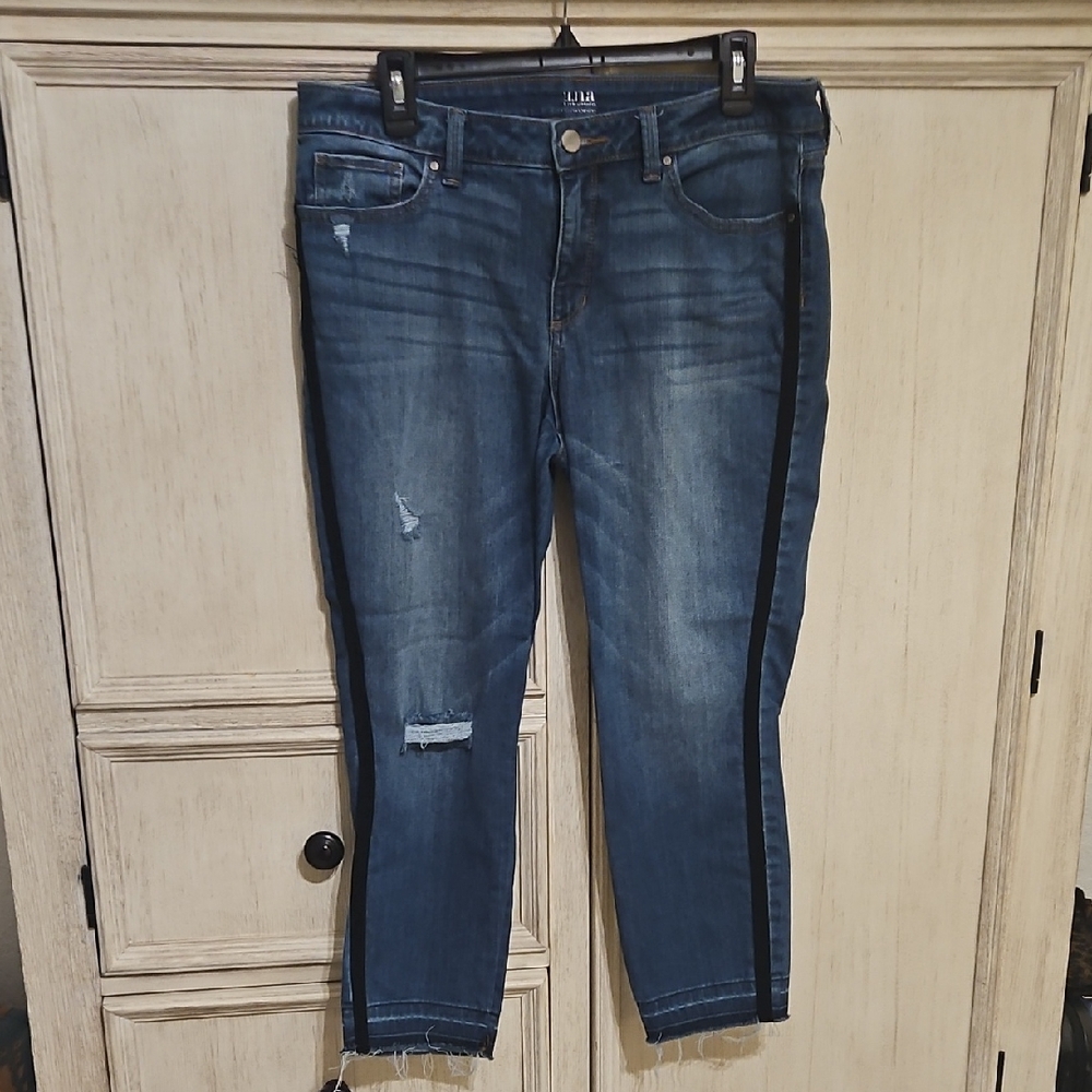 a.n.a Blue Ankle Cropped Jeans Distressed